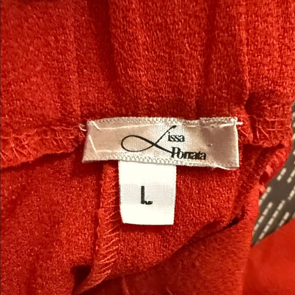 Chic High Waist Red Women's Shorts with Gold Buttons - Picture 4 of 4